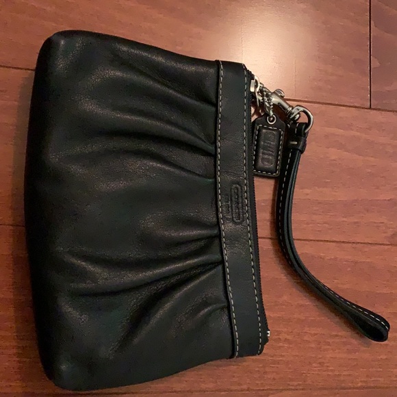 Black classic Coach wristlet - perfect condition - Picture 3 of 4